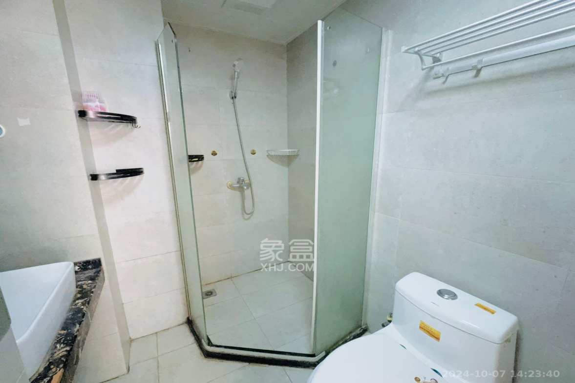 新世界广场 1室1厅1卫 1550.0元/月 新世界广场 1室1厅1卫 1550.0元/月室内图