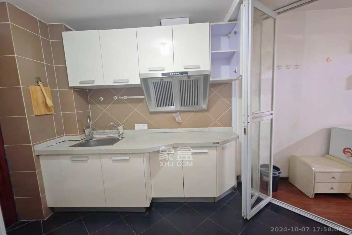 时代星城  1室1厅1卫    1100.0元/月室内图