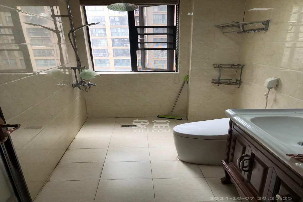 辉煌国际城一期  1室1厅1卫    1100.0元/月室内图