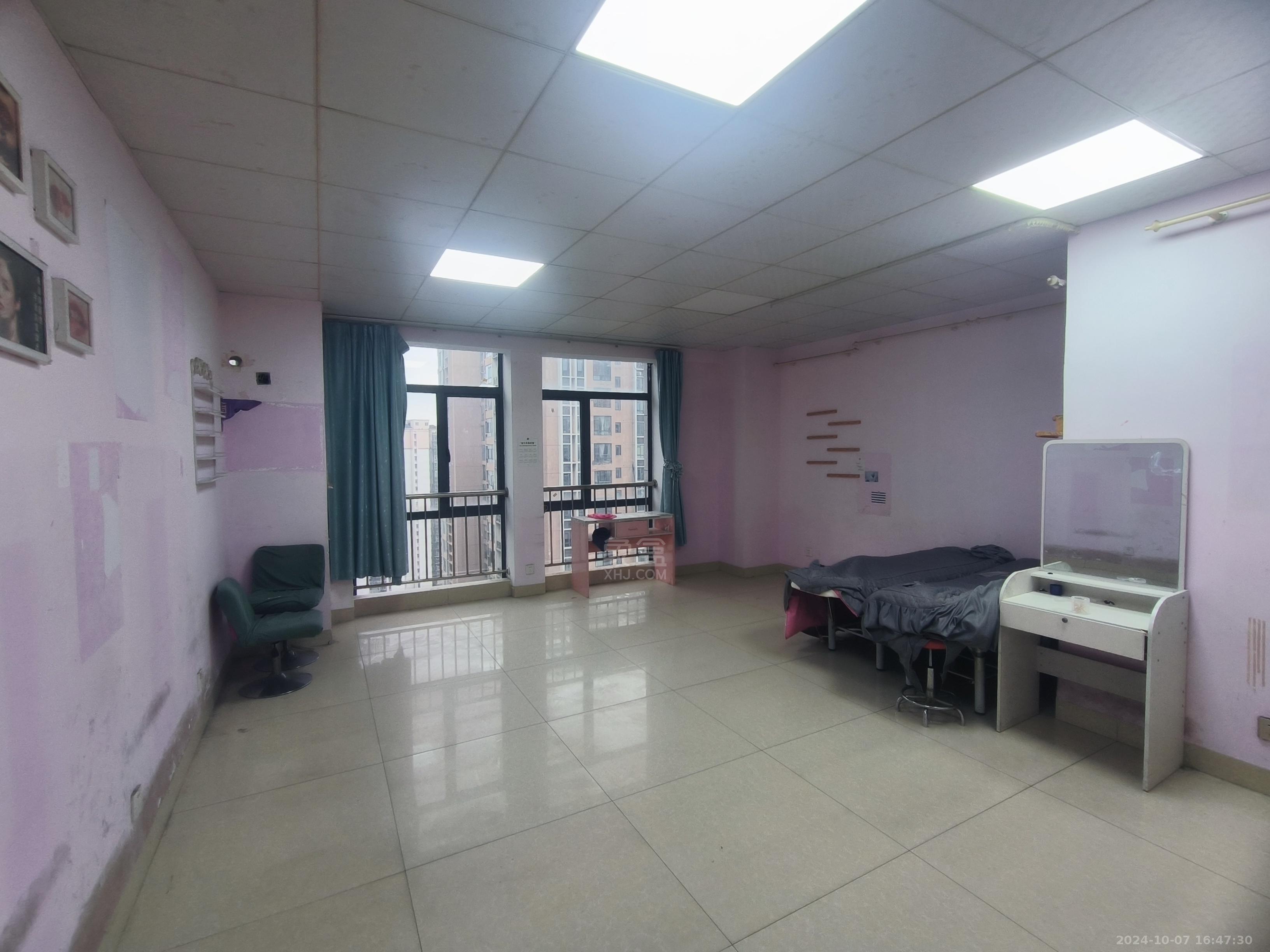 流金岁月-华晨国际  1室1厅1卫    1600.0元/月