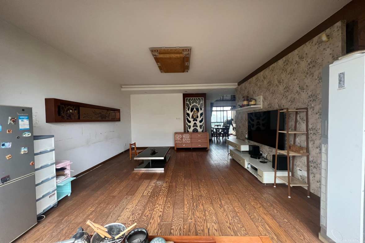 圣爵菲斯  3室2厅2卫   2300.00元/月室内图