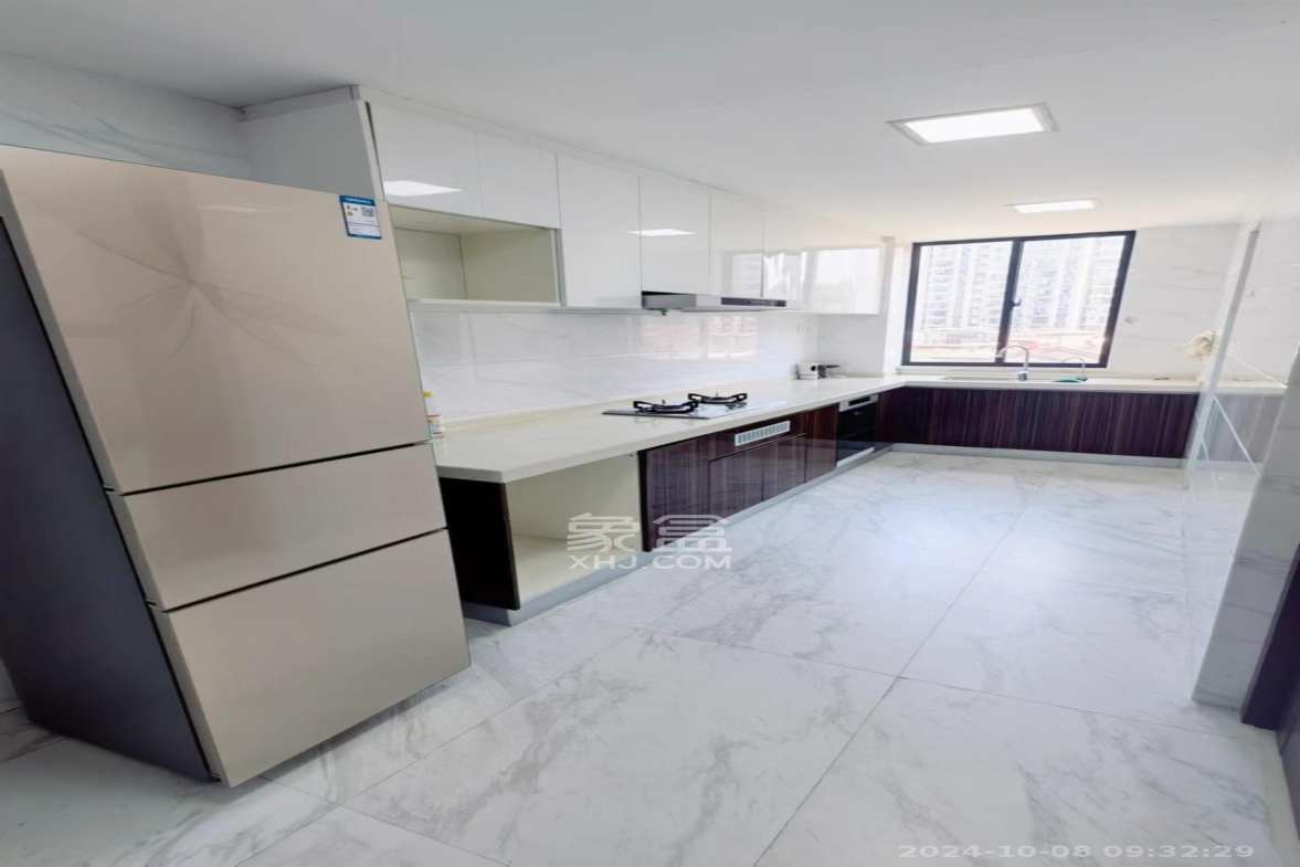 碧桂园公园壹号(凯怡茗苑) 5室2厅3卫 2500.0元/月 碧桂园公园壹号(凯怡茗苑) 5室2厅3卫 2500.0元/月室内图