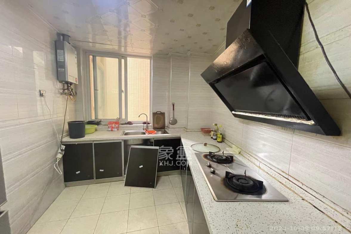 星城荣域  3室2厅2卫   3600.00元/月室内图