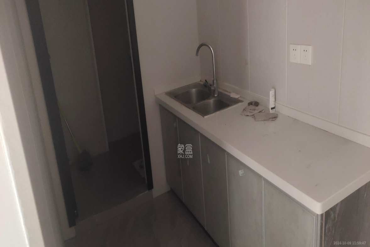 启迪协信中心  1室0厅0卫   9000.00元/月室内图