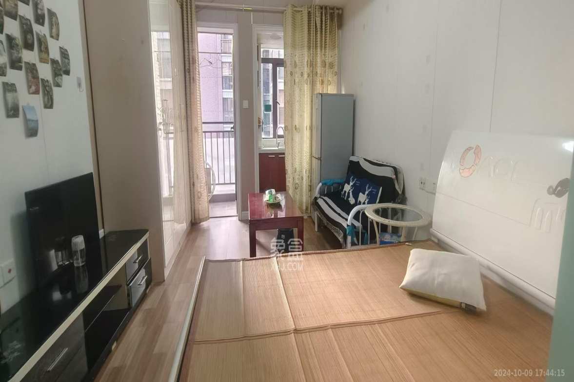 水岸世景  1室1厅1卫   1100.00元/月室内图