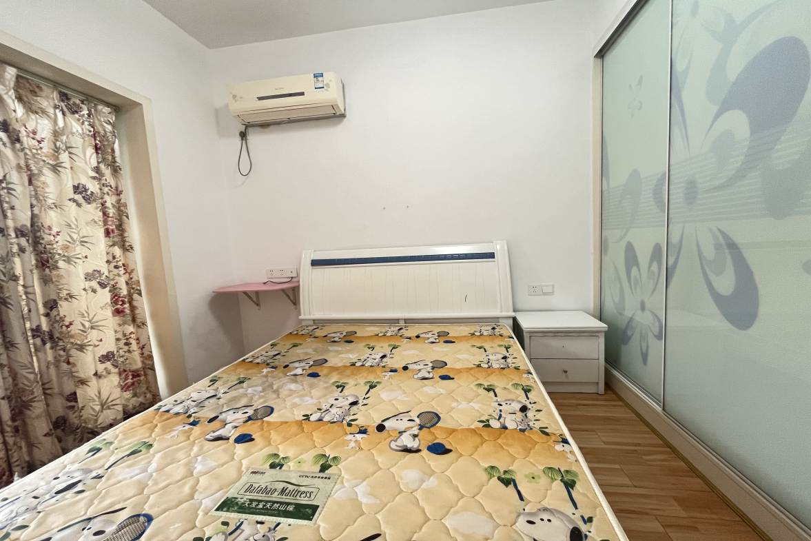 桃花里  1室1厅1卫   1500.00元/月室内图