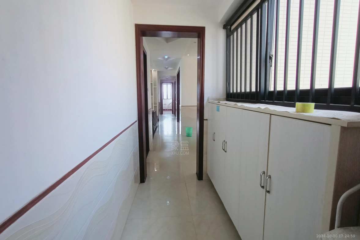 三一歌雅郡  4室2厅2卫    2100.0元/月室内图