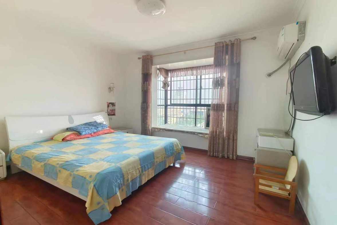 扶青名都  3室2厅1卫    40.0万客厅