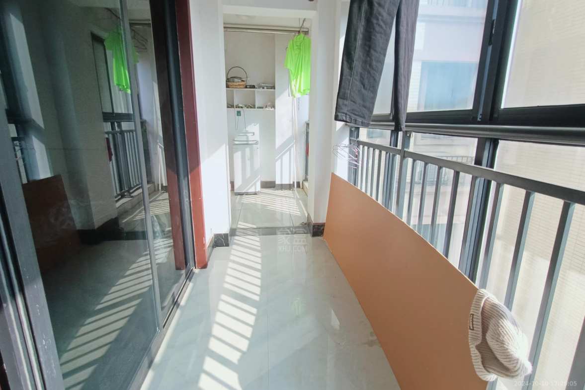 三一歌雅郡  4室2厅2卫    2100.0元/月室内图