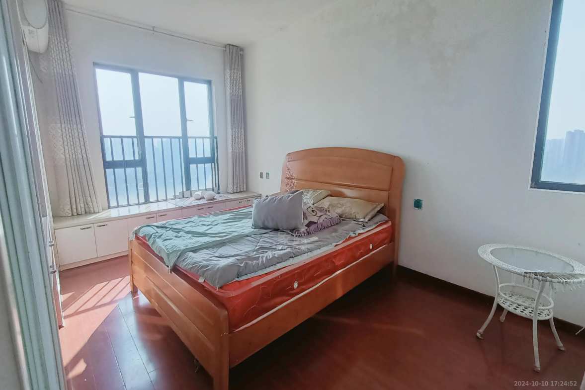 三一歌雅郡  4室2厅2卫    2100.0元/月室内图