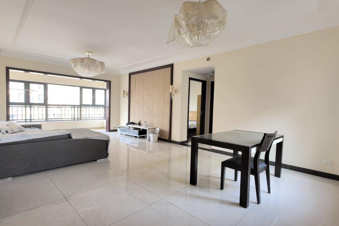 恒大华府  3室2厅2卫    2000.0元/月 恒大华府  3室2厅2卫    2000.0元/月室内图