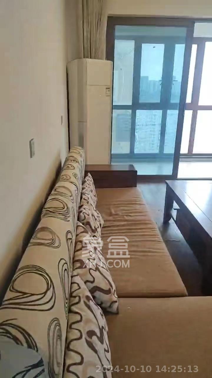 万里时代  3室2厅2卫   3600.00元/月