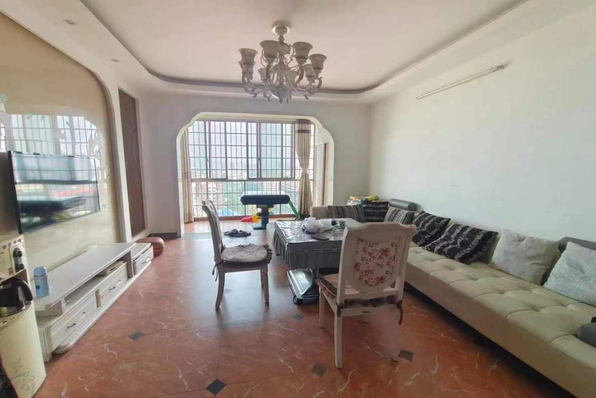 扶青名都  3室2厅1卫    40.0万客厅