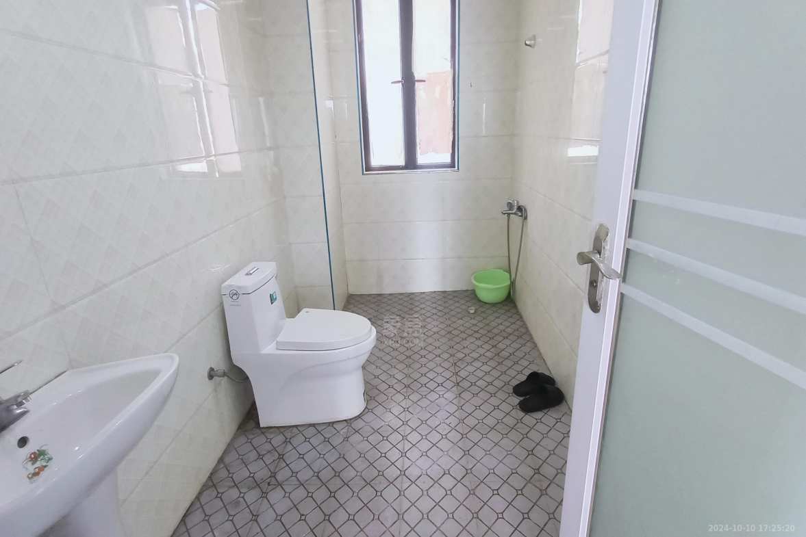 三一歌雅郡  4室2厅2卫    2100.0元/月室内图