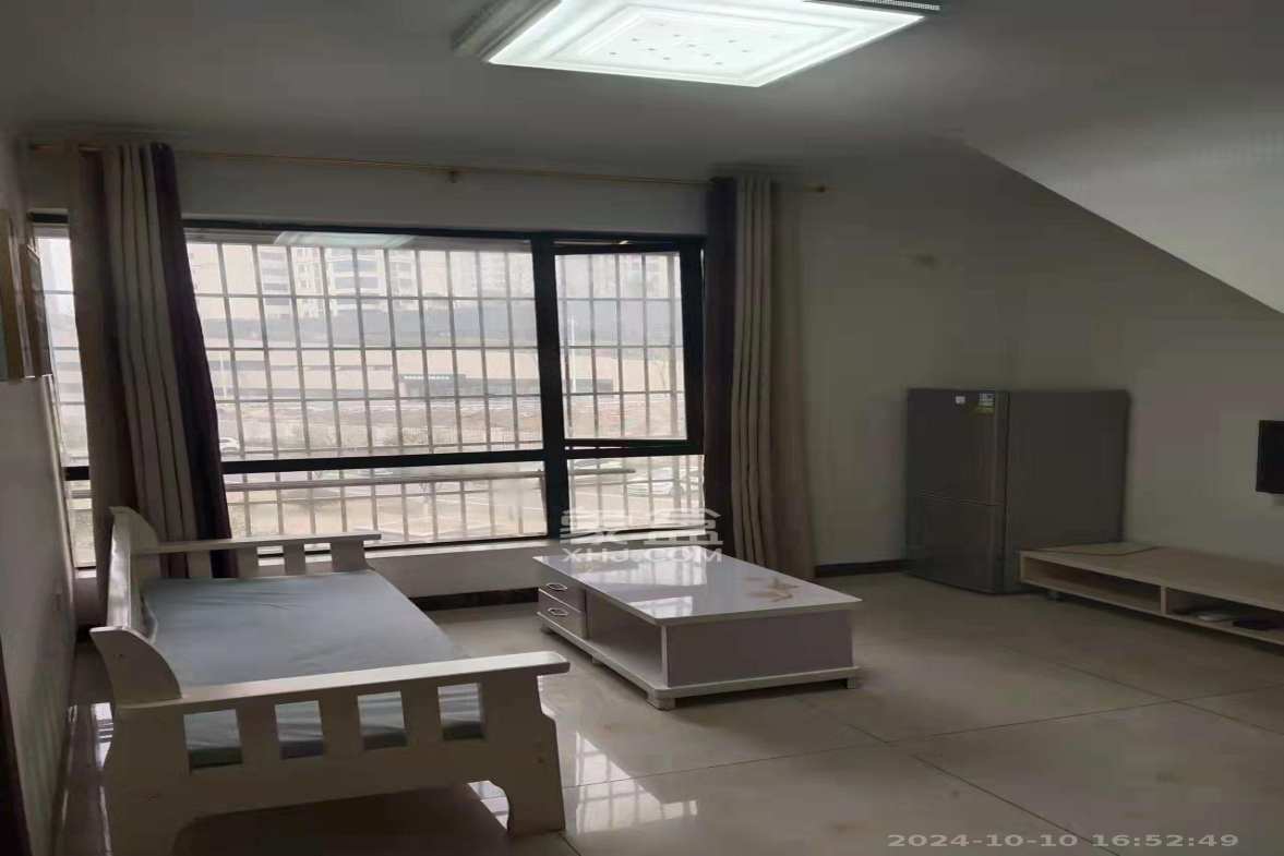 枫华府第  1室1厅1卫   1350.00元/月室内图