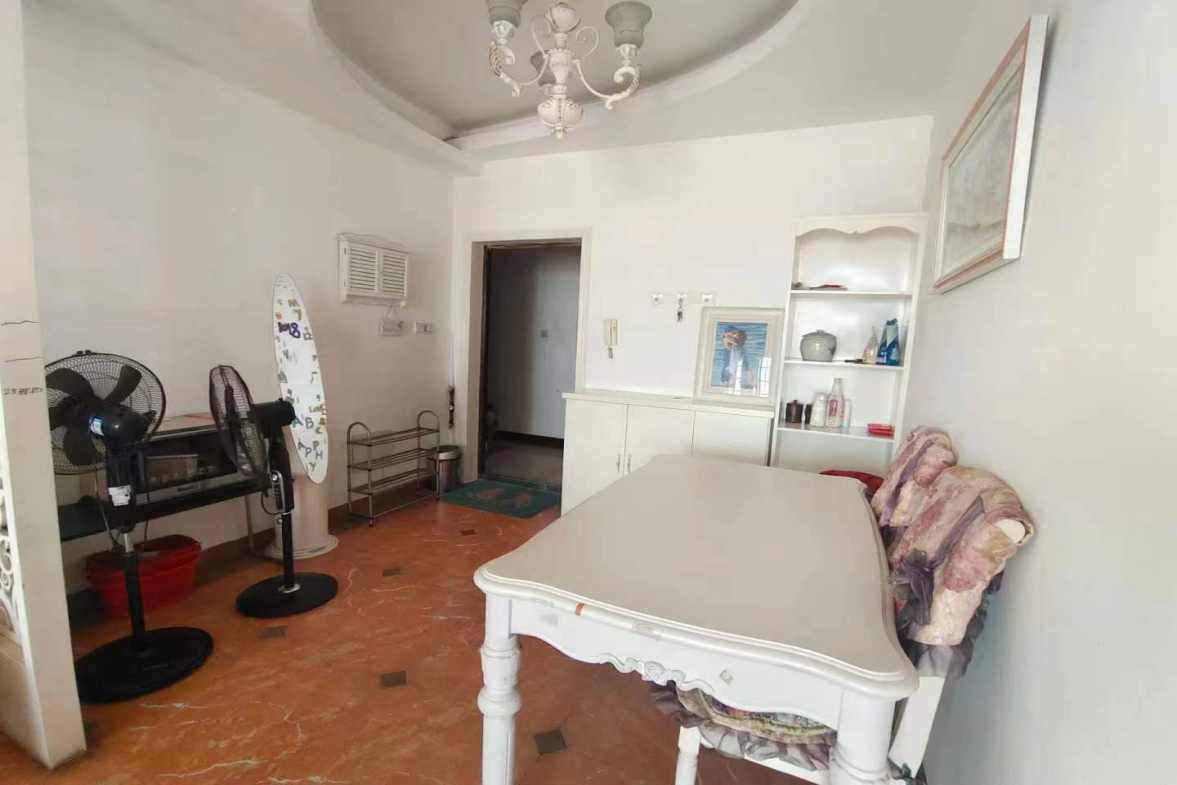 扶青名都  3室2厅1卫    40.0万客厅