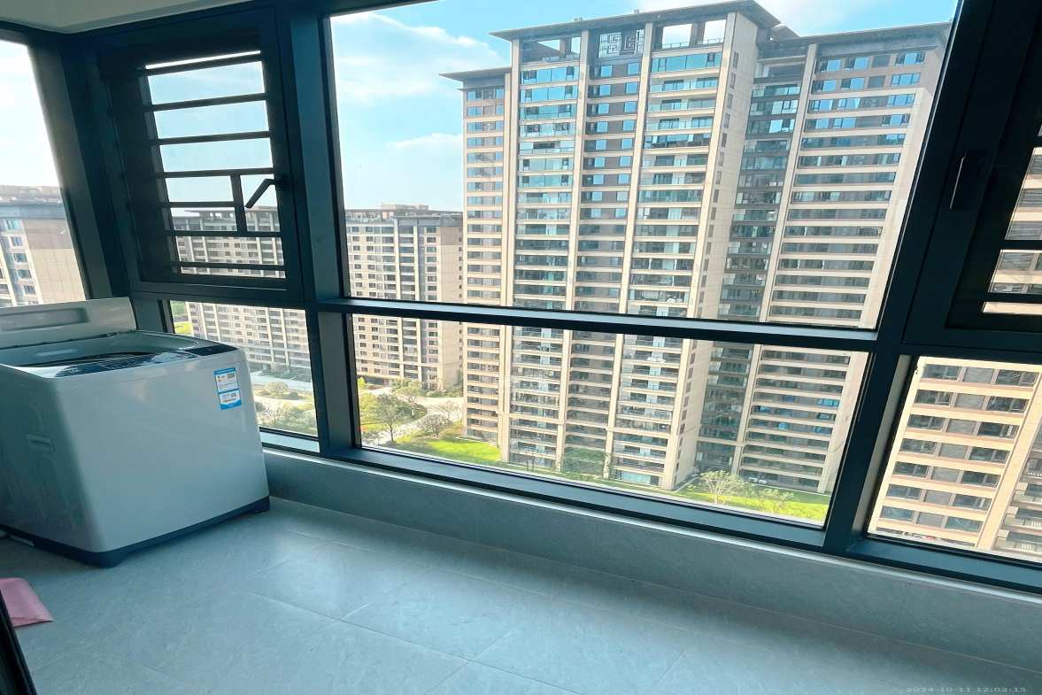 汉唐世家二期  3室2厅2卫   2600.00元/月室内图