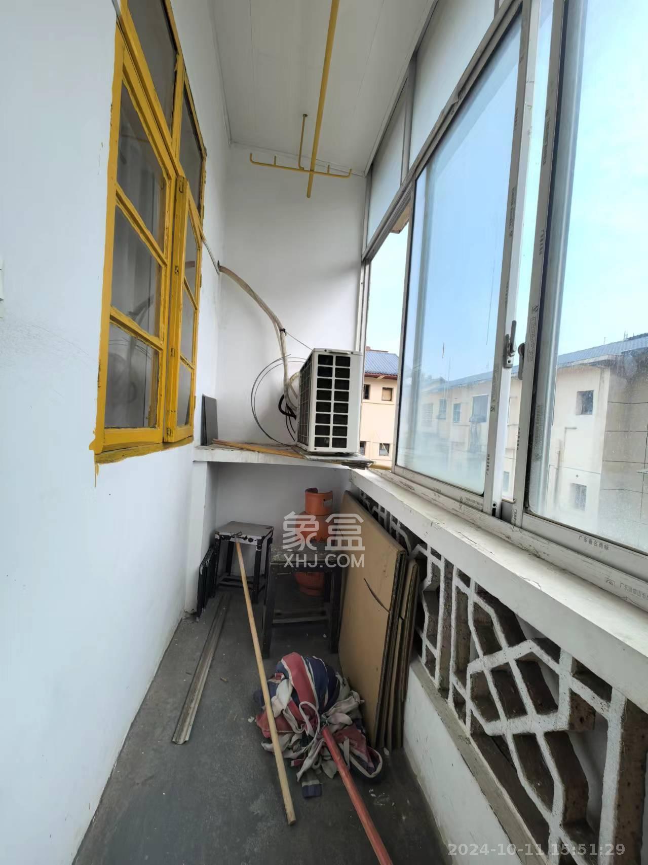 东风路汽电宿舍  1室2厅1卫   1100.00元/月