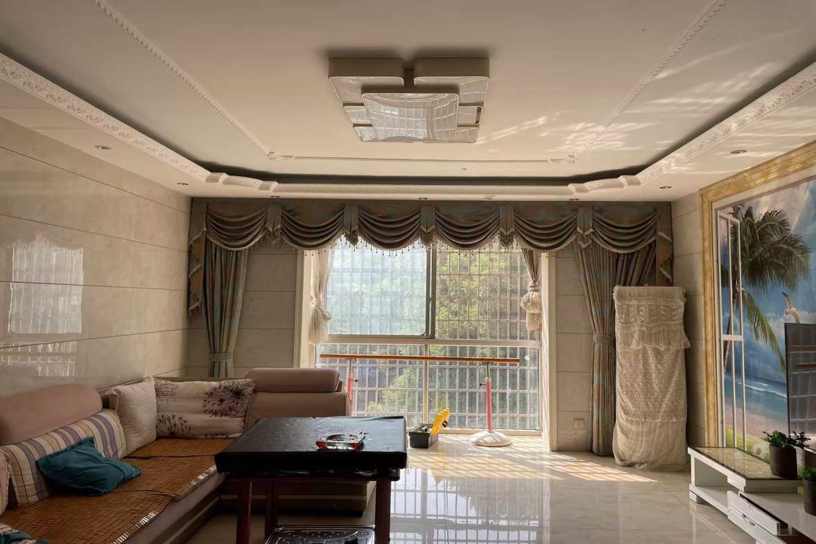 大汉巨龙家园  4室2厅2卫    2000.0元/月室内图1