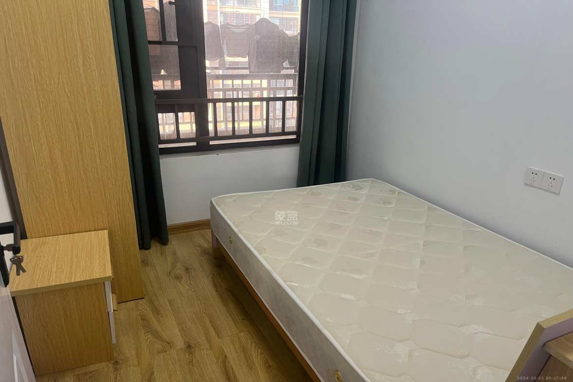 龙湖璟宸原著（龙湖紫宸）  3室2厅2卫   1800.00元/月室内图