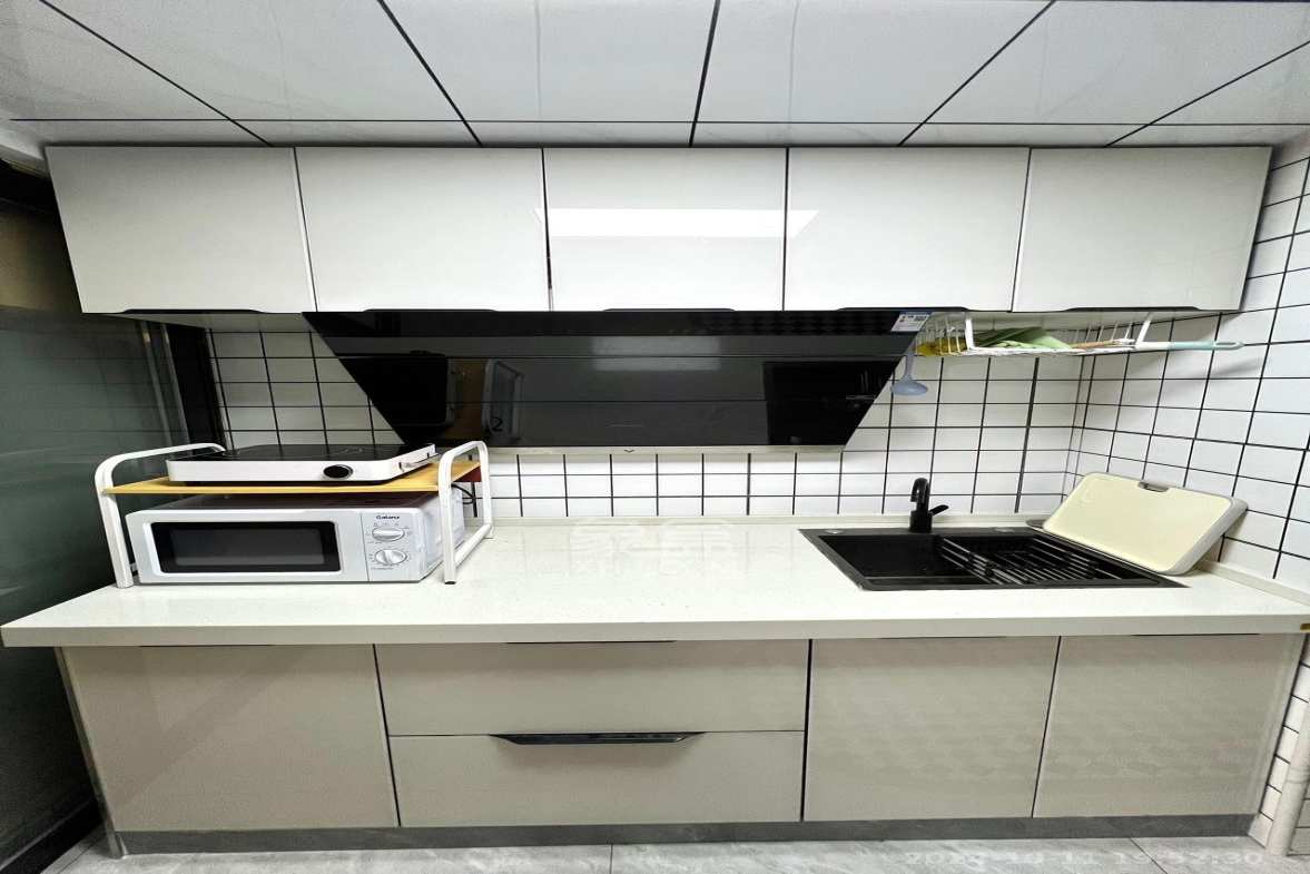 海伦春天 2室2厅1卫 1800.0元/月 海伦春天 2室2厅1卫 1800.0元/月室内图