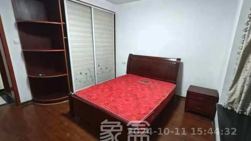 枫华府第  3室2厅1卫   2200.00元/月室内图