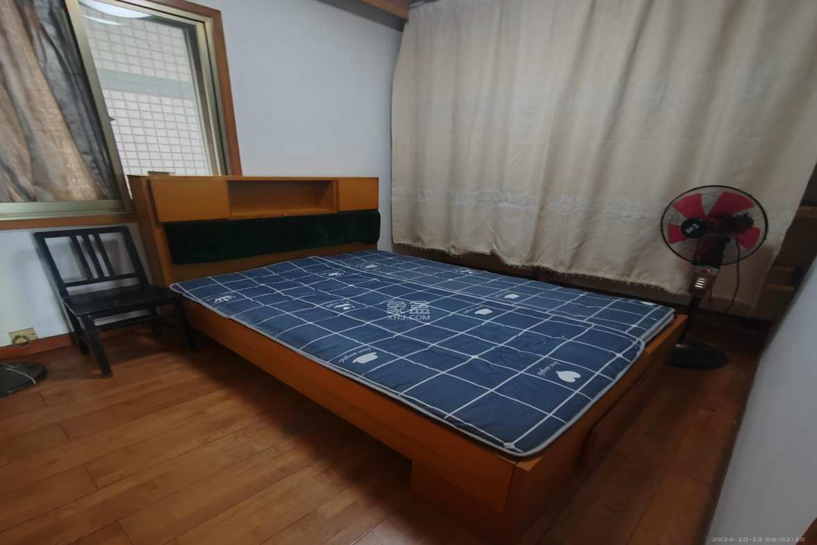 八一桥工商银行家属楼  3室1厅1卫   3200.00元/月室内图1