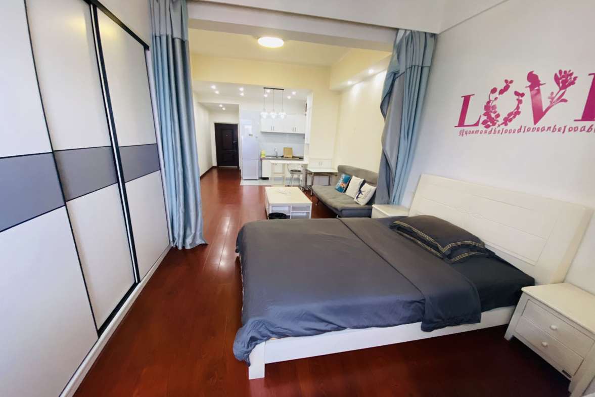 华南城市广场  1室1厅1卫   1600.00元/月室内图