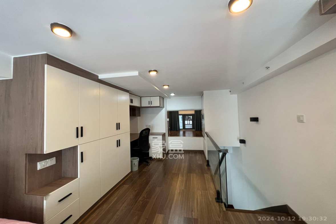 弘坤云寓  1室1厅1卫    3000.0元/月 弘坤云寓  1室1厅1卫    3000.0元/月室内图