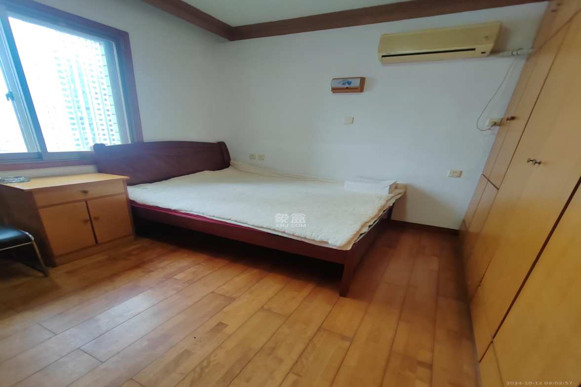 八一桥工商银行家属楼  3室1厅1卫   3200.00元/月室内图