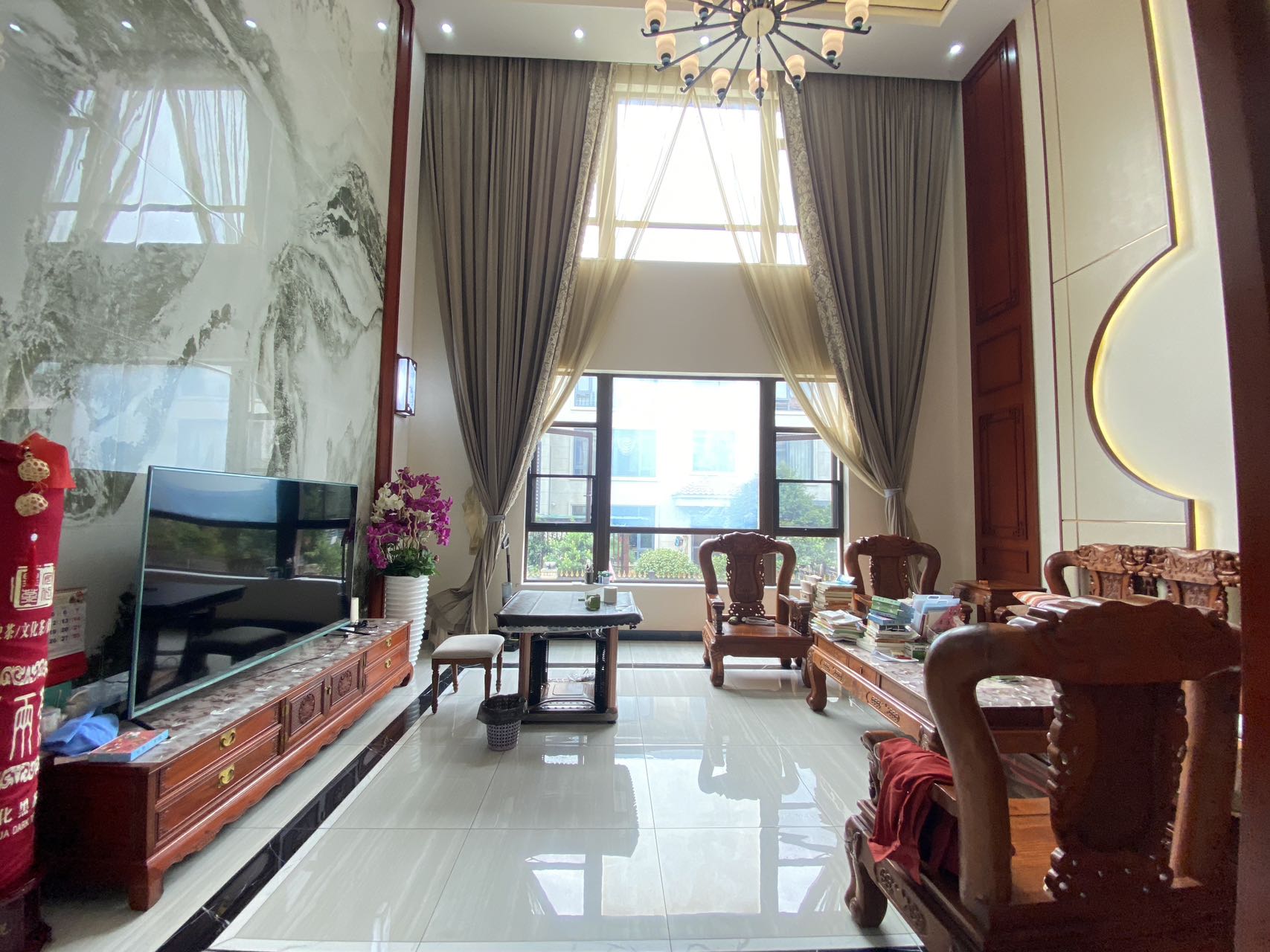 新世界梓山湖  5室2厅3卫    438.0万