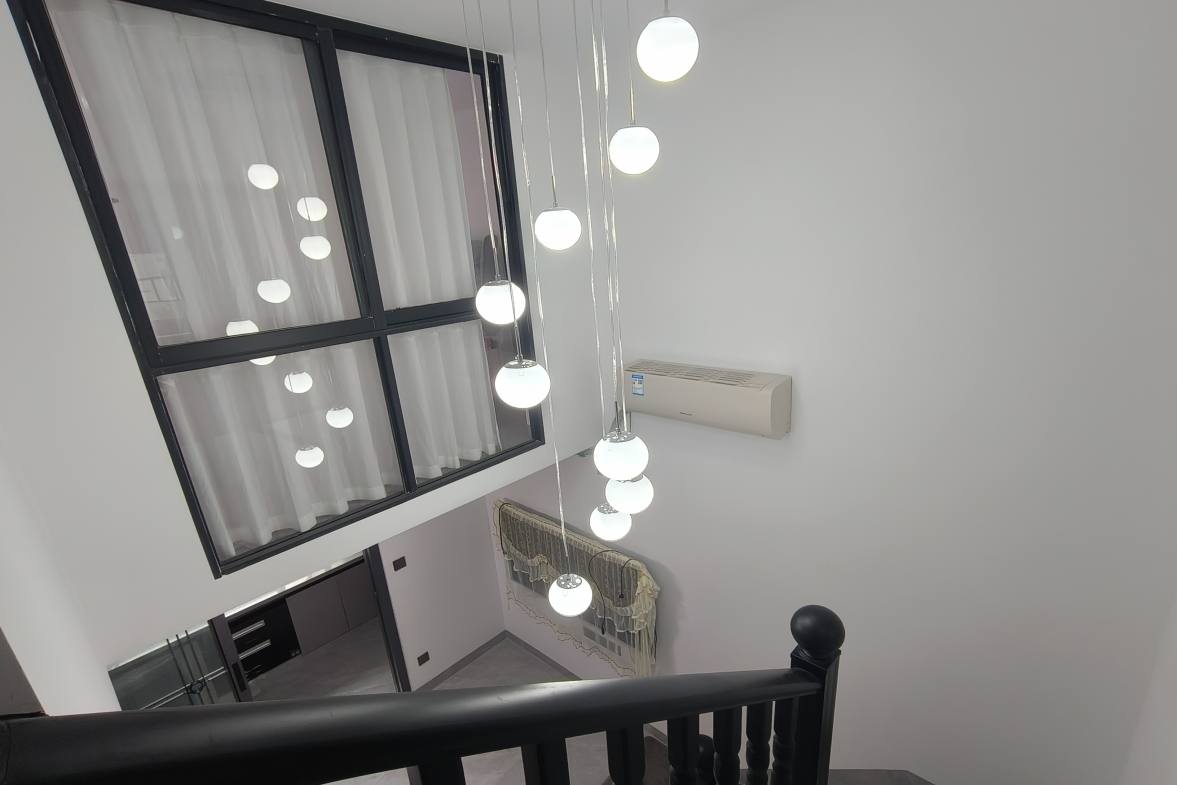 中甸.龙雲台 2室1厅1卫 1580.0元/月 中甸.龙雲台 2室1厅1卫 1580.0元/月室内图