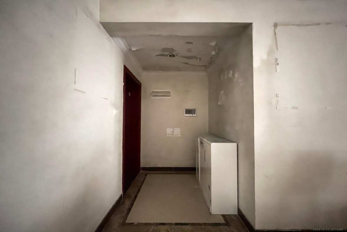 恒大名都  3室2厅2卫    2000.0元/月室内图