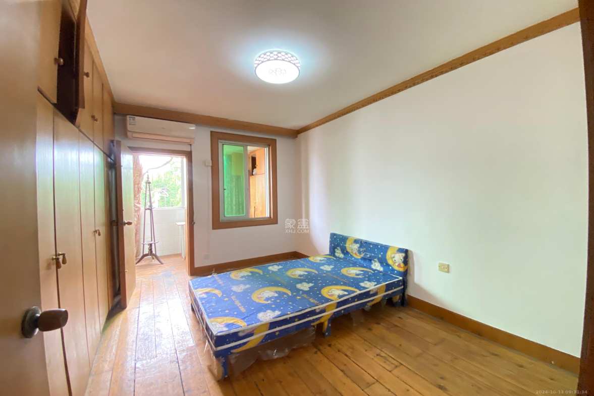 石油小区 3室2厅2卫 2400.0元/月 石油小区 3室2厅2卫 2400.0元/月室内图