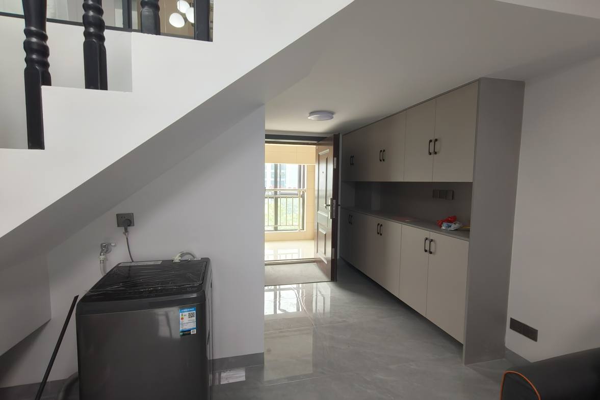 中甸.龙雲台 2室1厅1卫 1580.0元/月 中甸.龙雲台 2室1厅1卫 1580.0元/月室内图