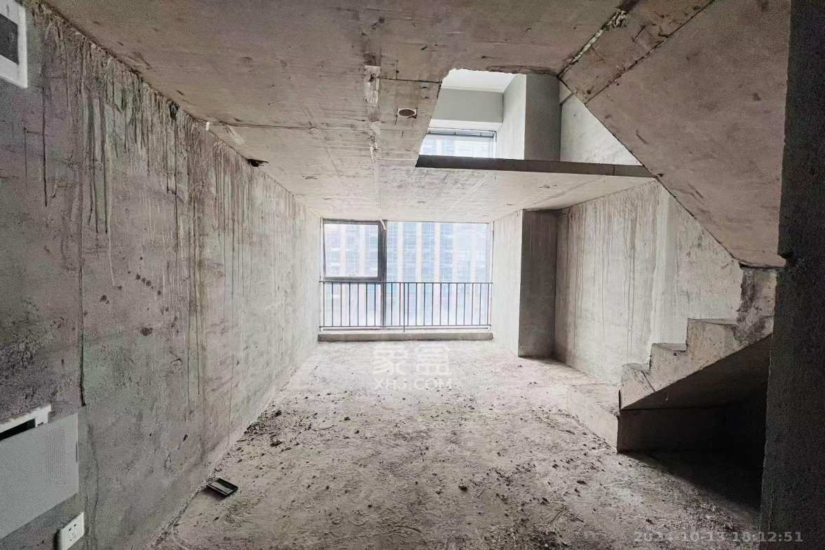 卓越中寰  1室1厅1卫    2000.0元/月室内图