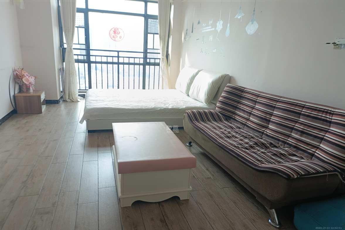 塞纳公馆  1室1厅1卫   1400.00元/月室内图