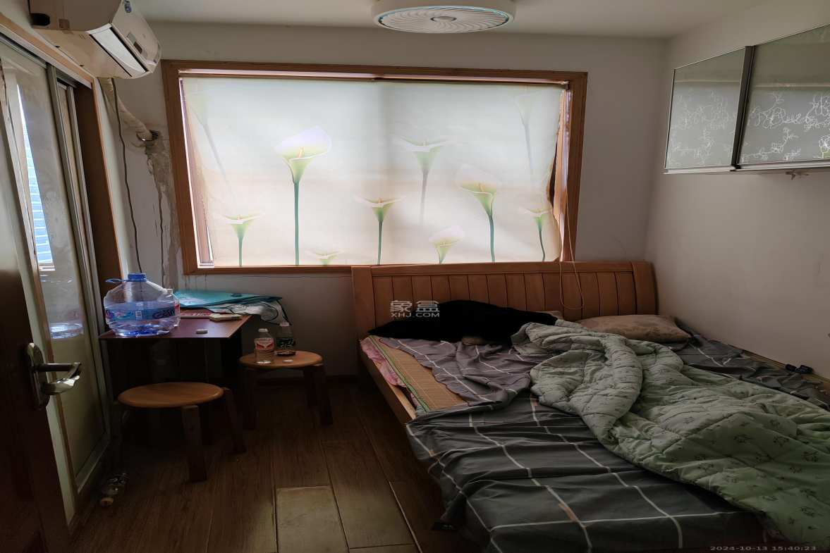 芙蓉广场农行单位宿舍  3室1厅1卫    3000.0元/月室内图