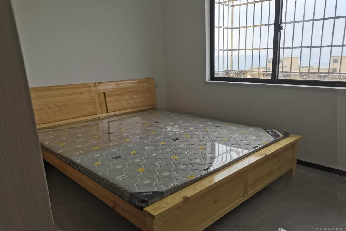 大湖苑  3室2厅2卫   2200.00元/月室内图