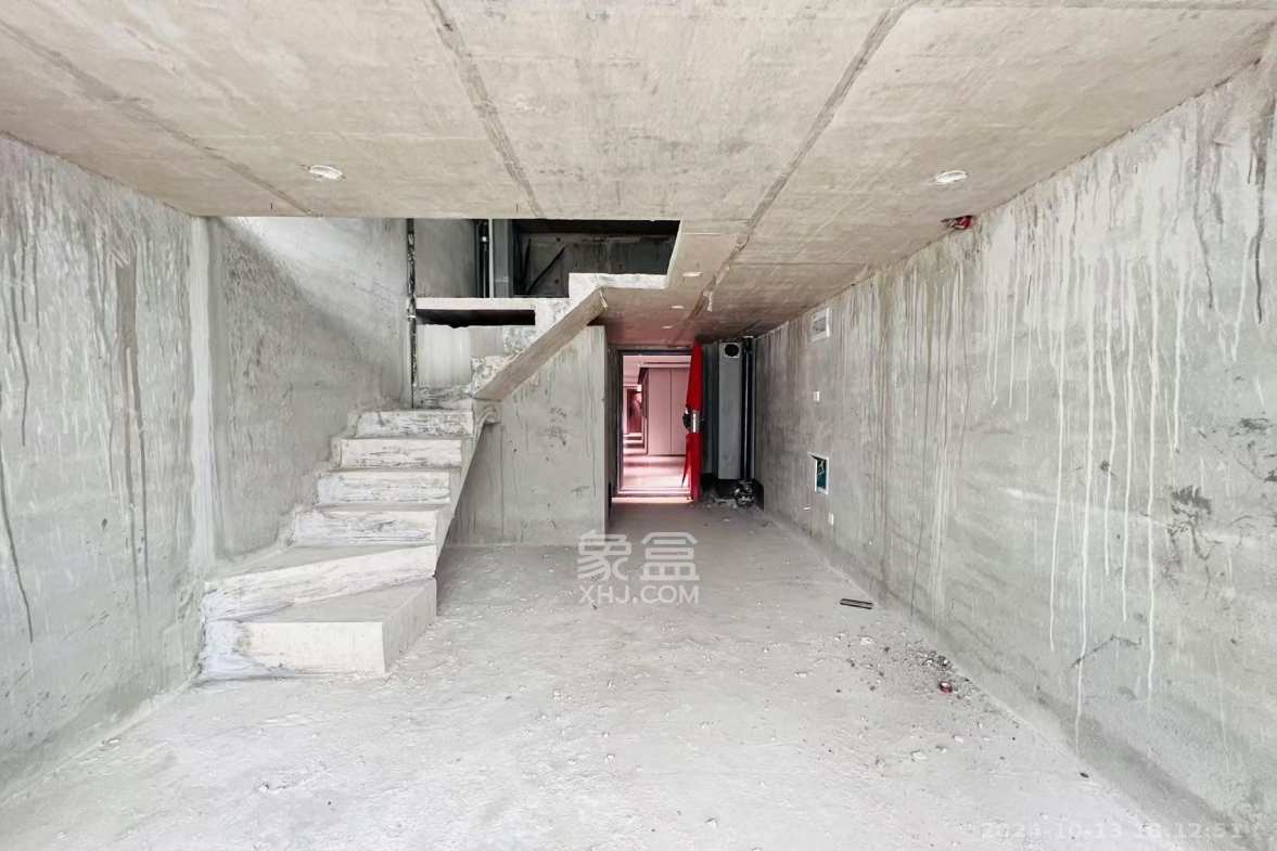 卓越中寰  1室1厅1卫    2000.0元/月室内图