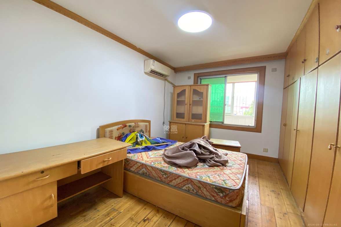 石油小区 3室2厅2卫 2400.0元/月 石油小区 3室2厅2卫 2400.0元/月室内图