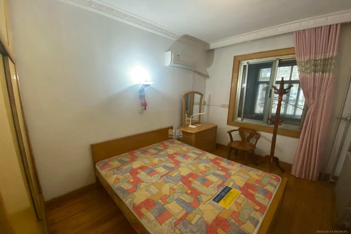 省政府机关梓园住宅区 3室1厅1卫 2400.0元/月 省政府机关梓园住宅区 3室1厅1卫 2400.0元/月室内图