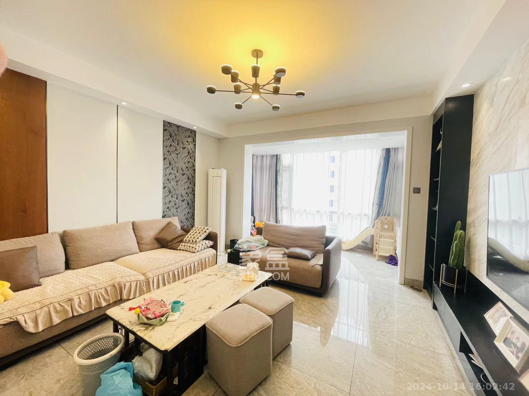 碧桂园  4室2厅2卫    73.8万