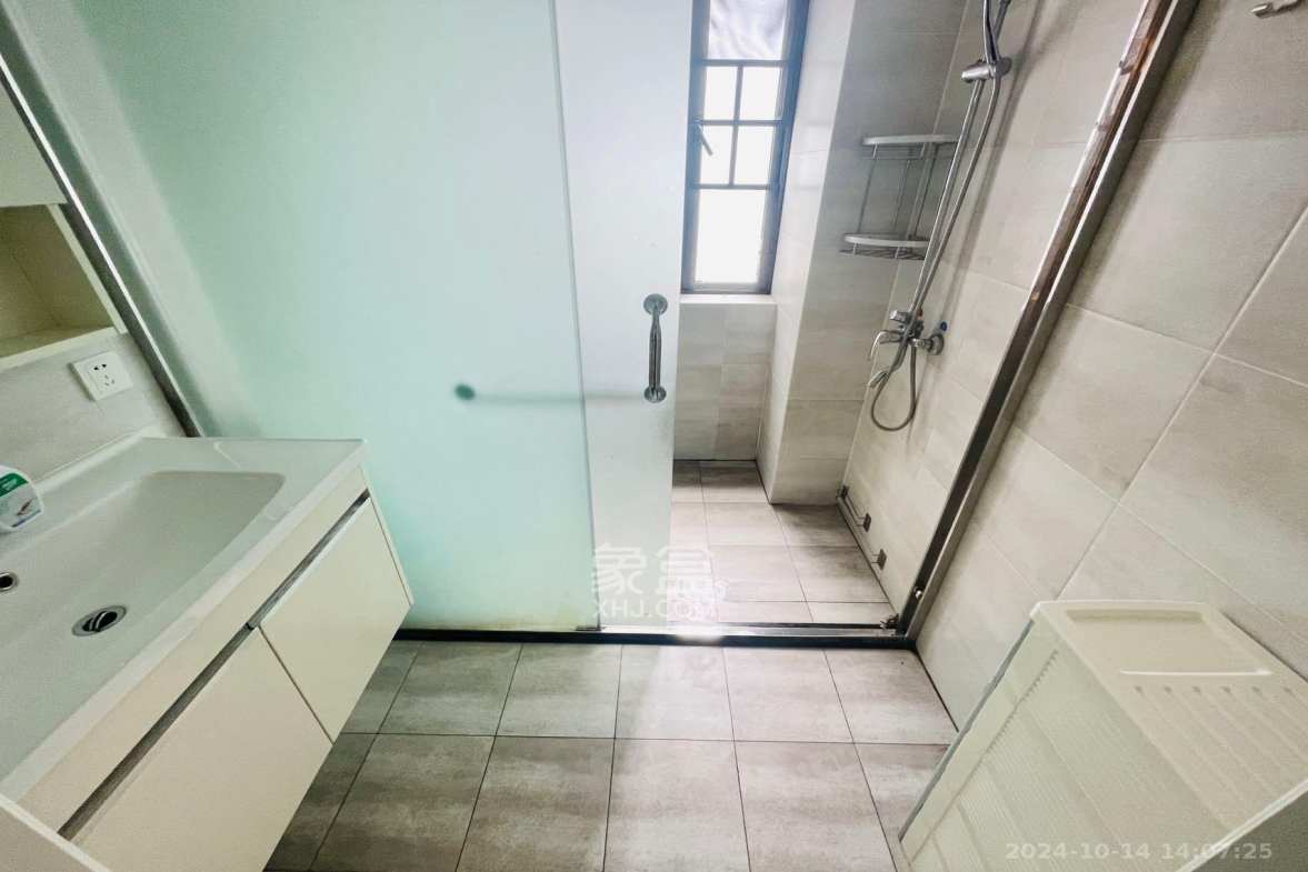 半山壹号 3室2厅2卫 3400.0元/月 半山壹号 3室2厅2卫 3400.0元/月室内图