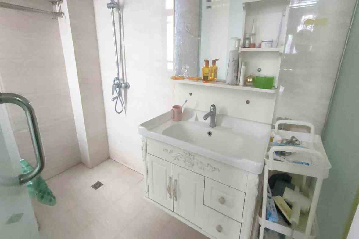 香格里拉  3室2厅2卫   2200.00元/月室内图
