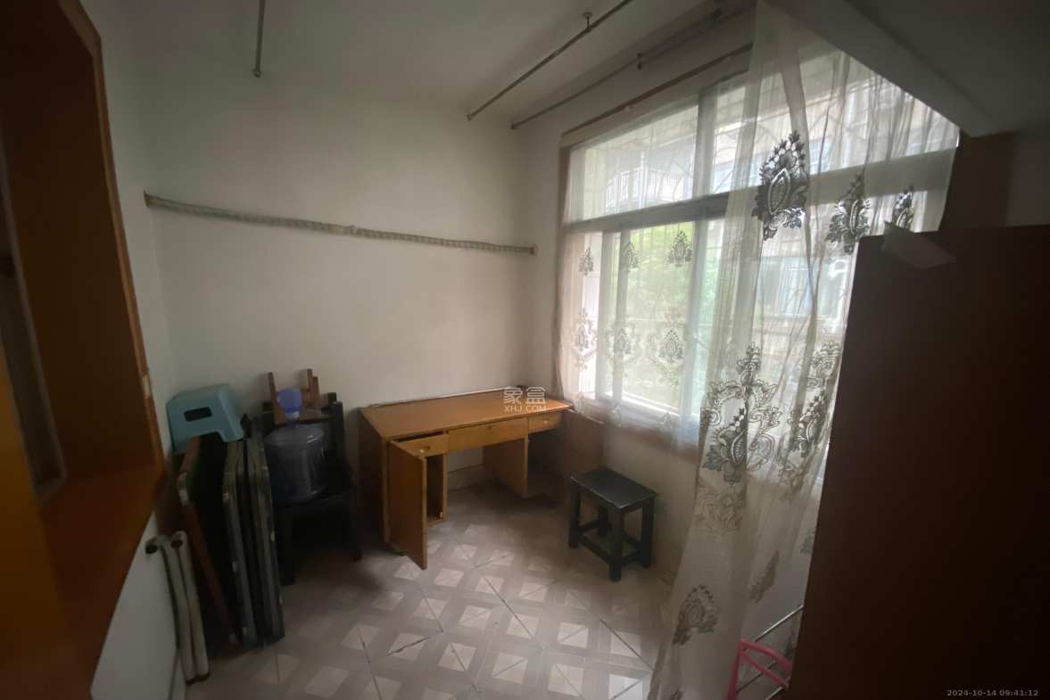 省政府机关梓园住宅区 3室1厅1卫 2400.0元/月 省政府机关梓园住宅区 3室1厅1卫 2400.0元/月室内图