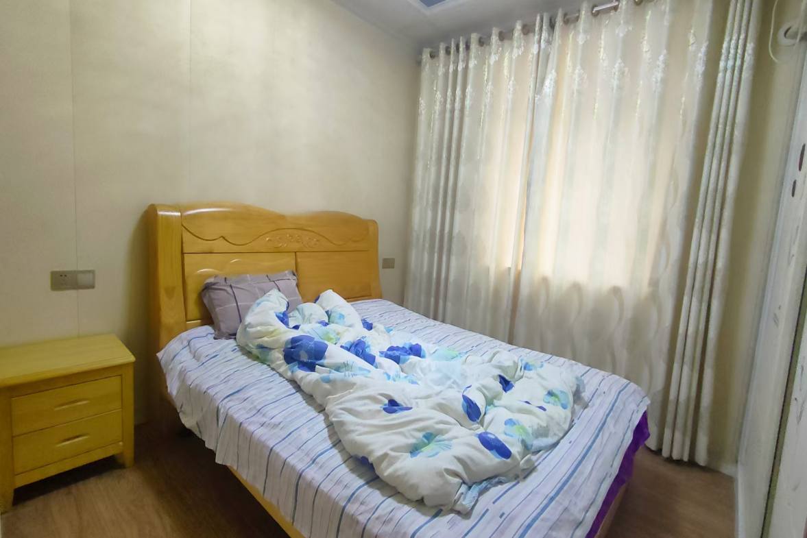 香格里拉  3室2厅2卫   2200.00元/月室内图