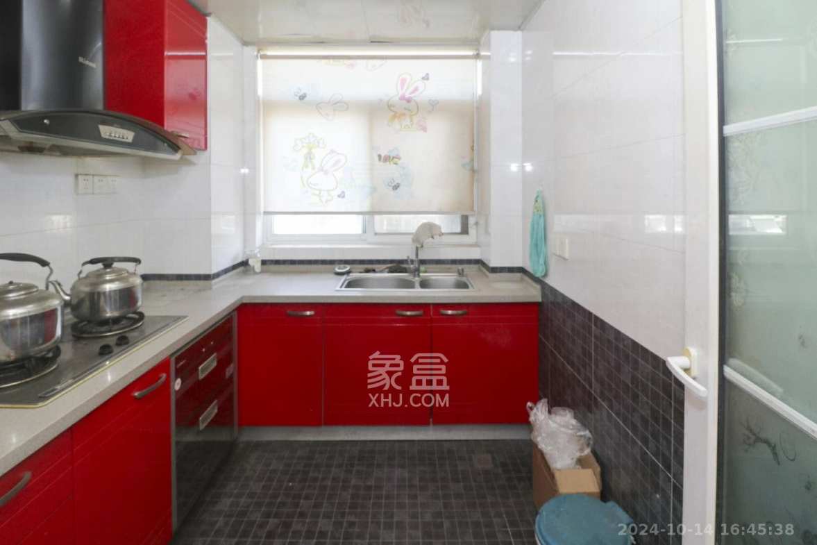 枫林美景  3室2厅2卫   2600.00元/月室内图