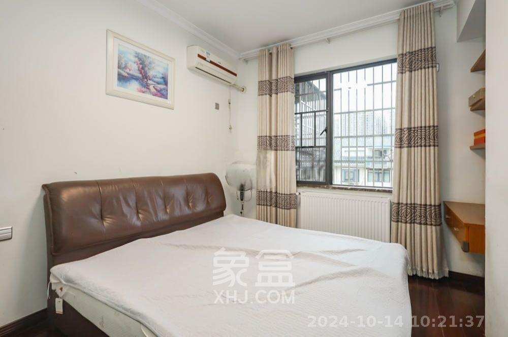 八方小区D区  4室2厅2卫   4500.00元/月室内图