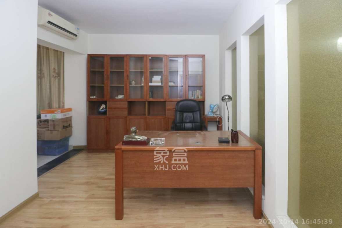 枫林美景  3室2厅2卫   2600.00元/月室内图